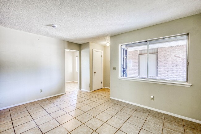 Photo - 4555 Sun Valley Dr Unit B