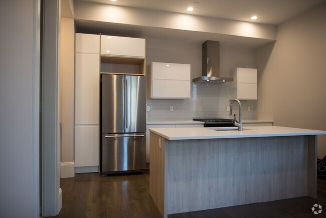 Building Photo - 14 Sumner St Unit #1 Rental