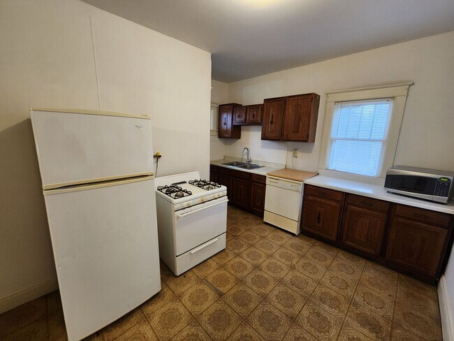 Photo - Great 2 Bedroom House in Moline