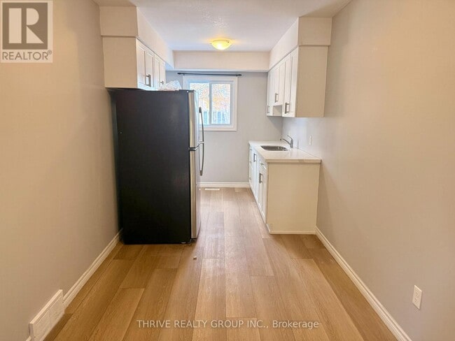 Photo - 127 Toulon Crescent