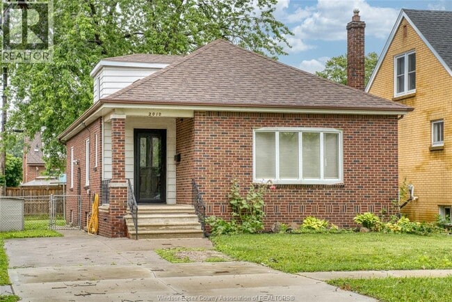 Photo - 2010 Olive Rd
