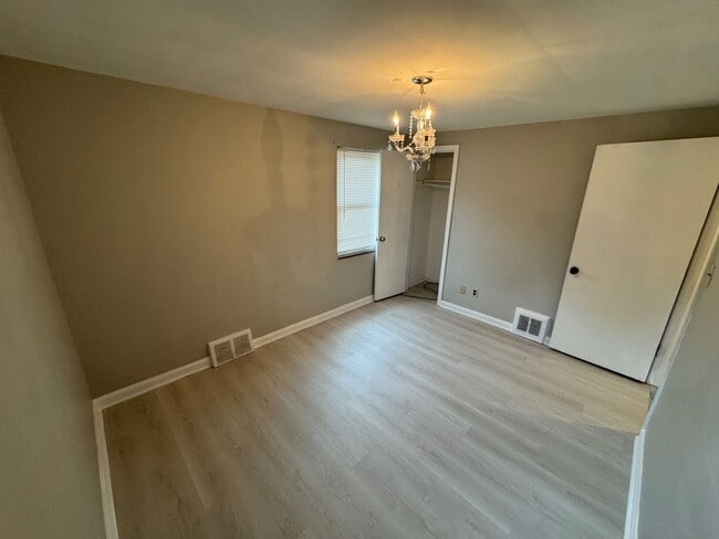 Photo - 414-416 E 222 ST Unit UP