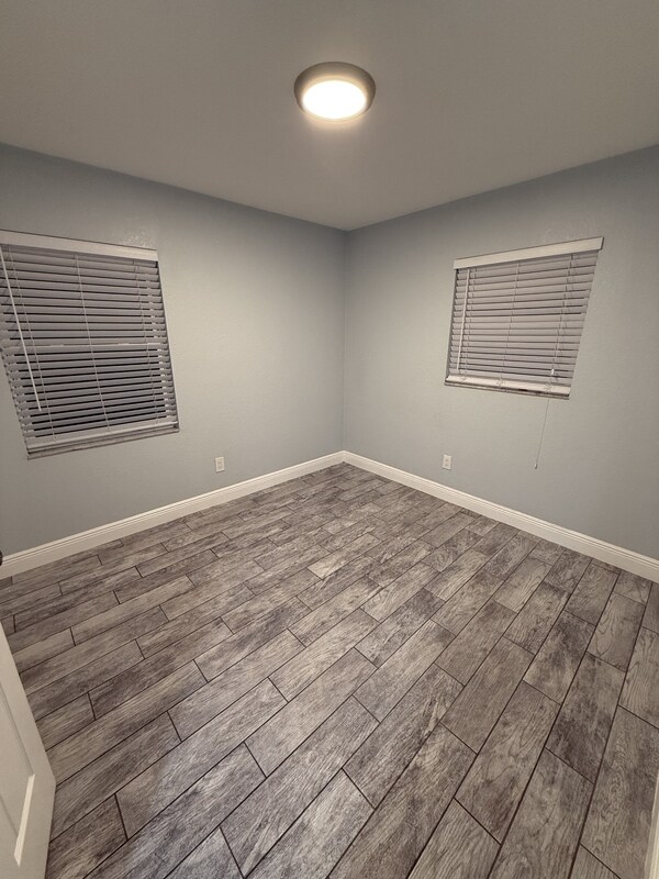 Photo - 4910 W Ingraham St