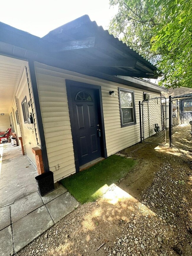 Photo - 2117 Thonig Rd Unit 2117 THONIG RD B