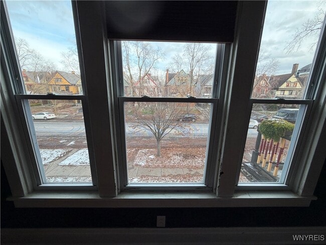 Photo - 180 Richmond Ave