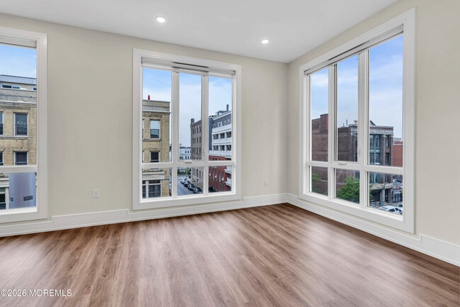 Photo - 527 Bangs Ave Unit 414