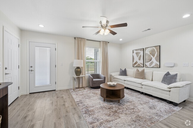 1BR, 1BA - 941SF - Living Room