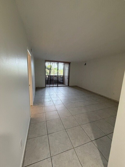 Photo - 8635 NW 8th St Unidad 204