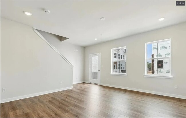 Photo - 5 E Front St