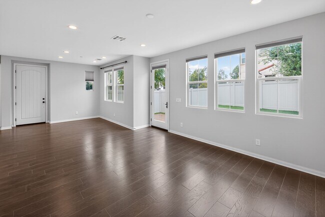 Photo - 16421 Veridian Cir