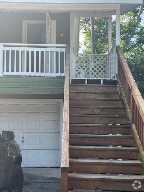 Building Photo - 8220 Glenview Dr Rental