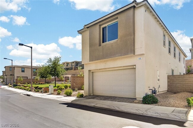 Photo - 1583 Pacific Baza St