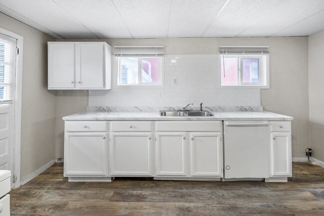 Photo - 1534 5th Ave