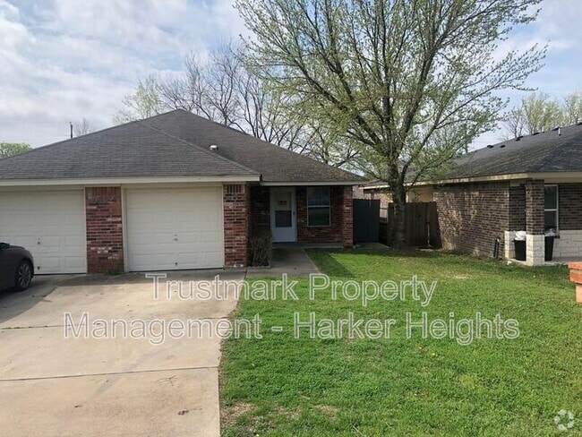 Building Photo - 932 Maplewood Dr Rental
