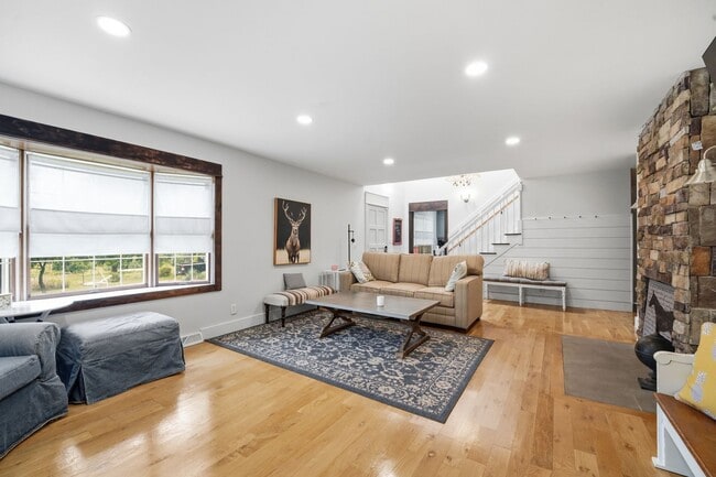 Photo - 10200 Grandview Rd