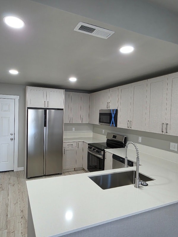 Photo - 6737 Saxton Ave