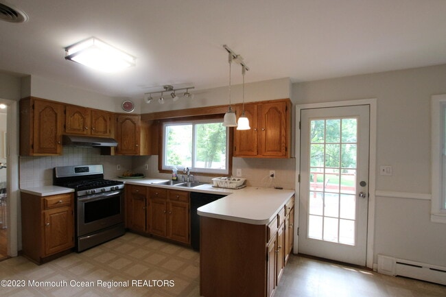 450 Redmond Ave
