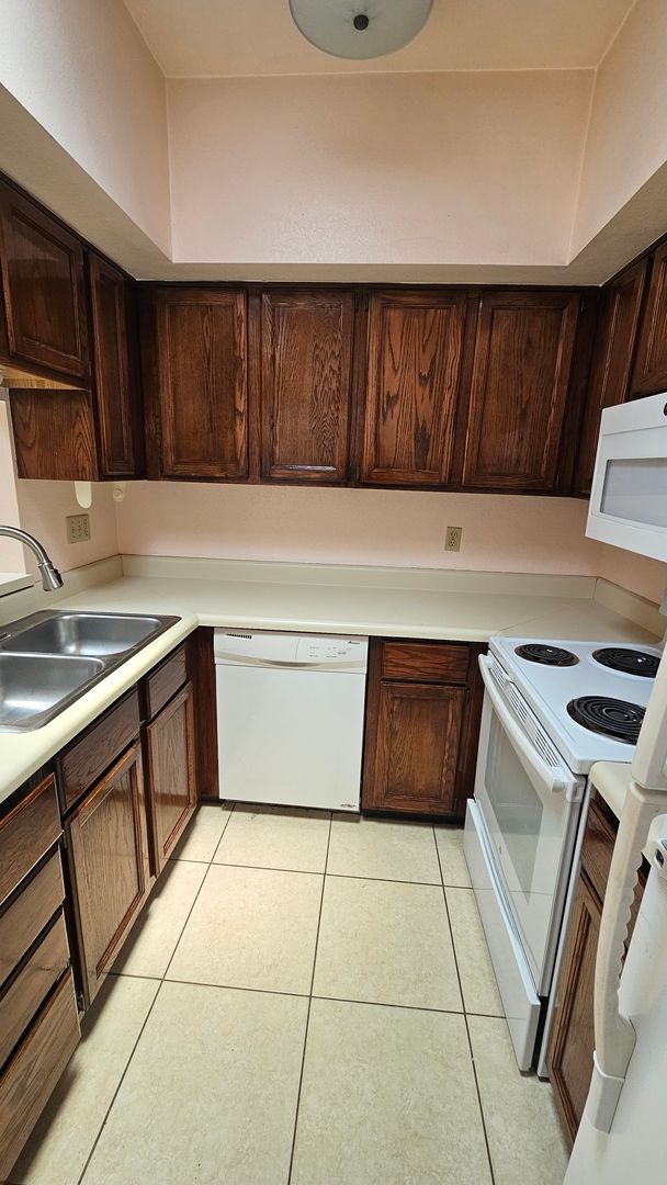 Photo - Updated 2 bedroom, 2 bath townhouse in Sahuara Village.