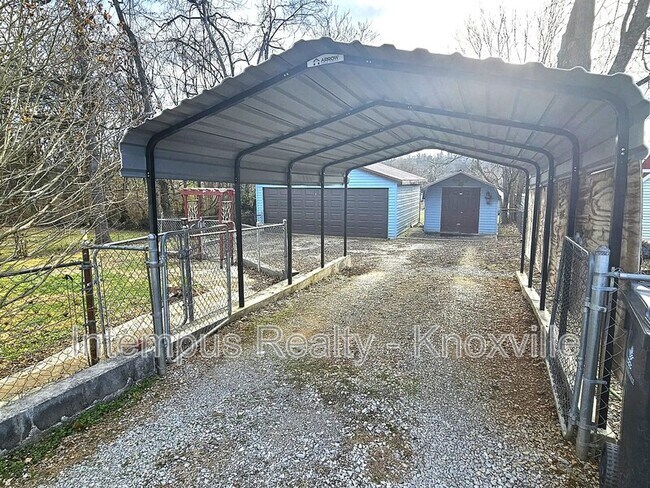 Photo - 424 E Moody Ave