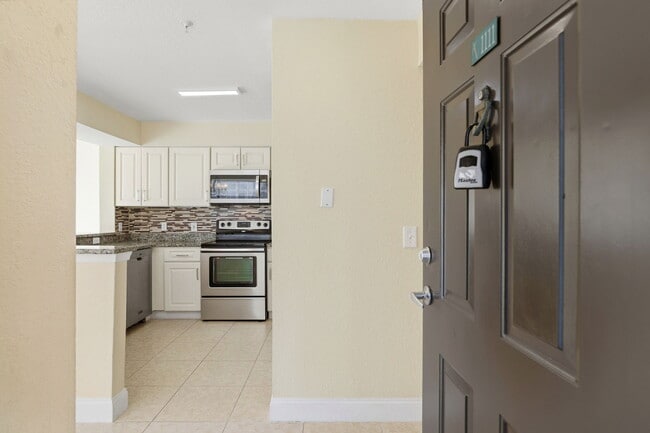 Photo - 13839 Fairway Island Dr Unit 1111