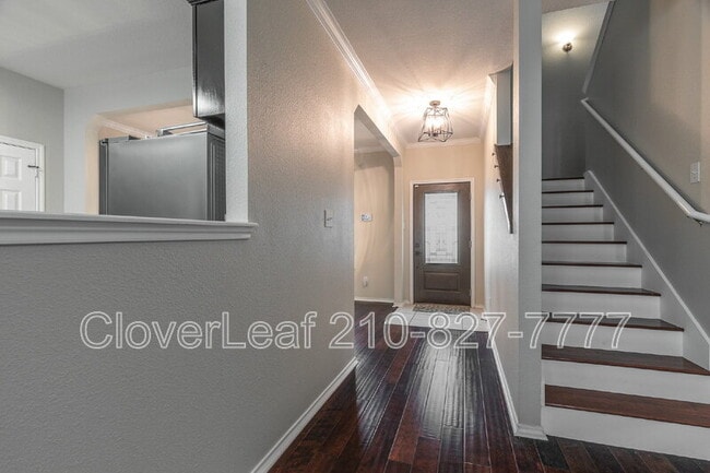 Photo - 2208 Sunderidge