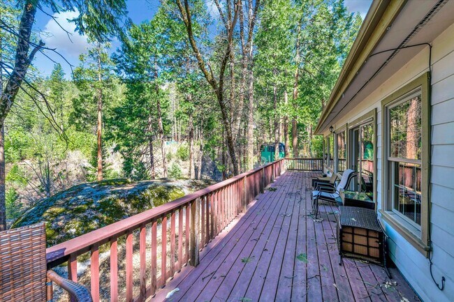 Photo - 1312 Squaw Rock Trail