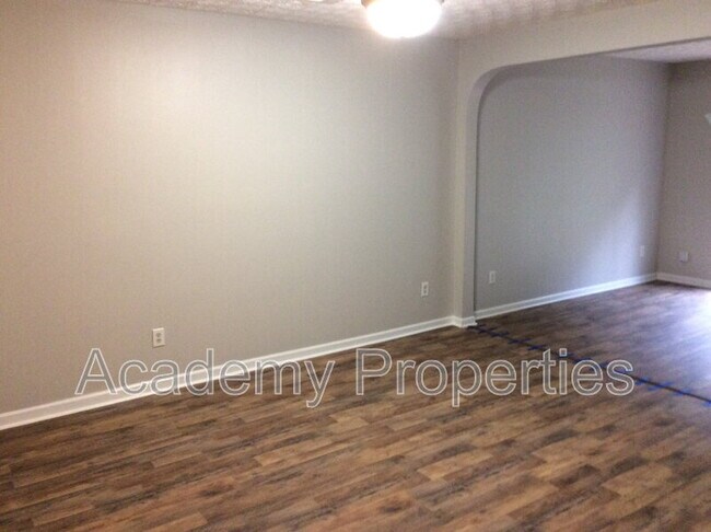 Photo - 735 Magnolia Gardens Walk