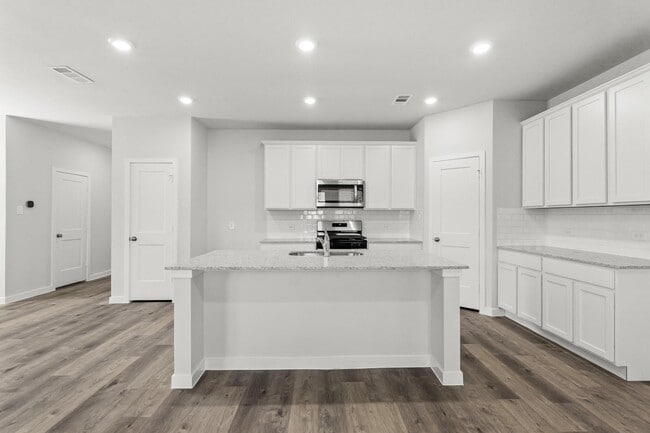 Photo - 298 Forest W St