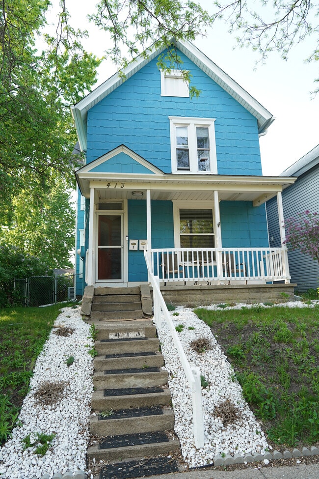 Building Photo - 413 19th Ave NE Unit 1 Rental