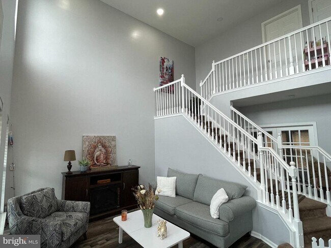 Photo - 728 Slate Hill Dr