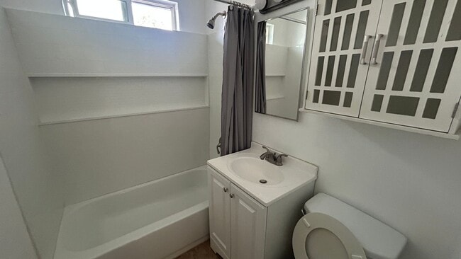 Photo - 632 W 9th St Unidad 3