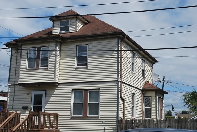 68 Hussey St