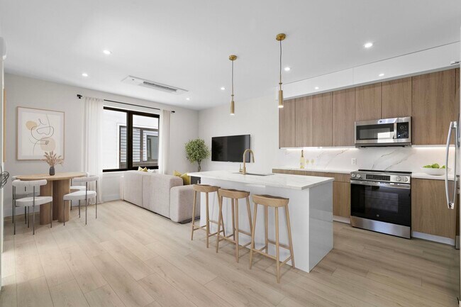 Photo - 4525 Bergenwood Ave Unit 411