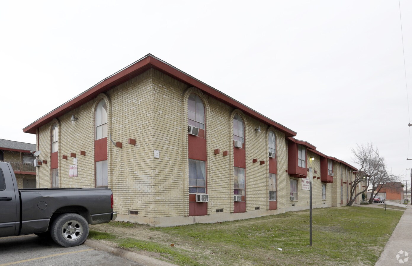 Hickory Park Apartments - Hickory Park Apartments