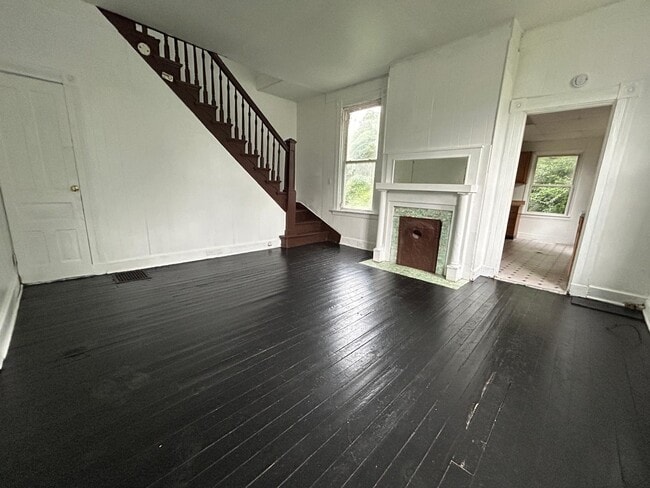 Photo - 1910 Fairmount Ave