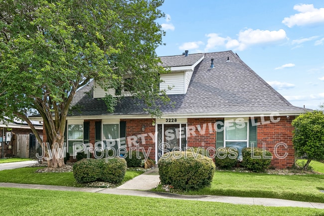 Building Photo - 3228 Lake Trail Dr