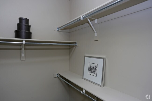 2BR, 2BA - 1,174 SF