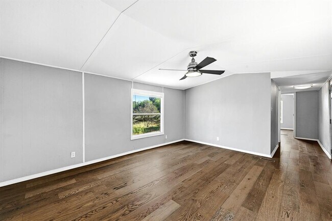 212 Greenfield Rd