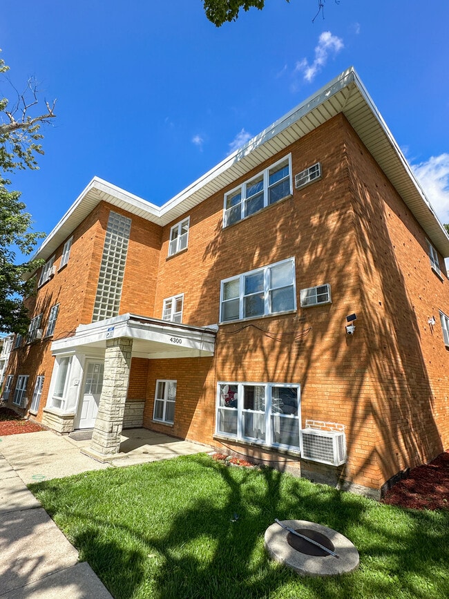 Building Photo - 4300 N Keystone Ave Rental
