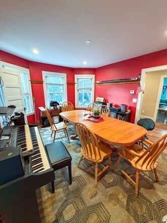 Photo - 12 Donnybrook Rd Unit Cozy 3 bed in Oak Square!