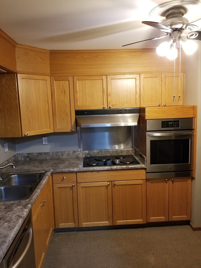 Photo - 1728 Middle Rd