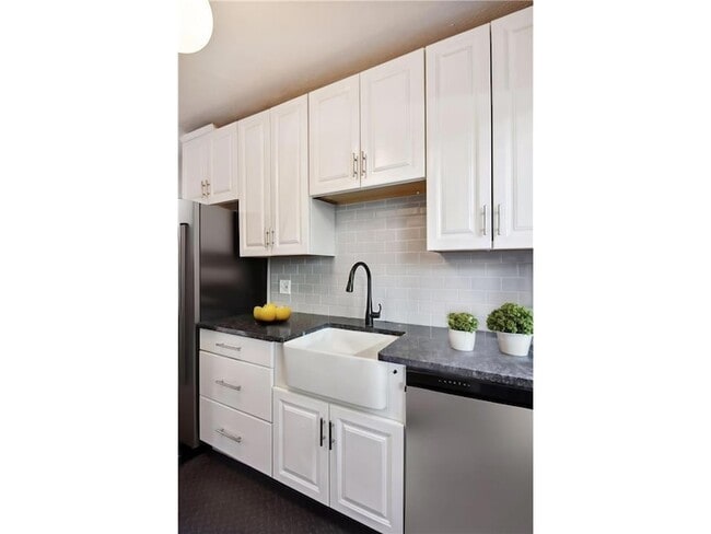 Photo - 2008 St Clair Ave