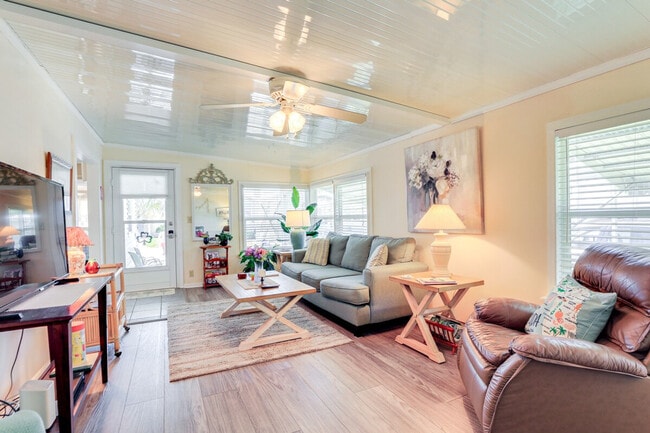 Photo - 670 N Green Cir Unidad ID1385620P