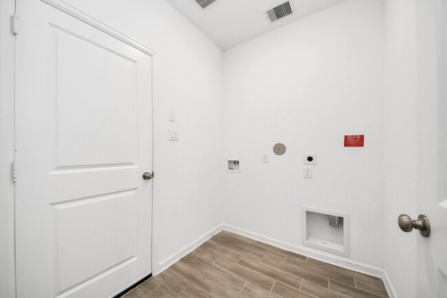 Building Photo - 7214 Cordgrass Prairie Ln