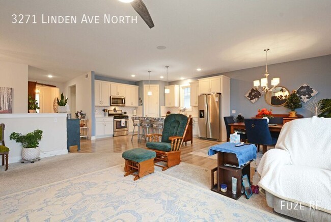 Photo - 3271 Linden Ave N