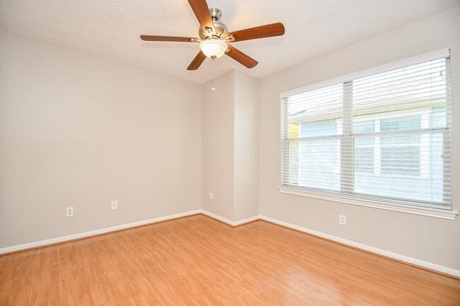 Building Photo - 1833 Keene St