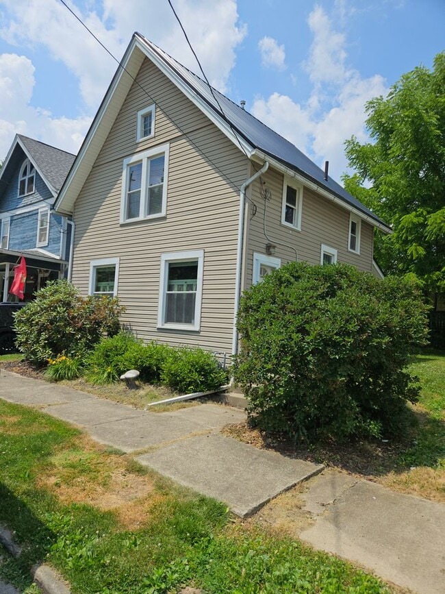 Photo - 2 bedroom 1.5 bath single family home