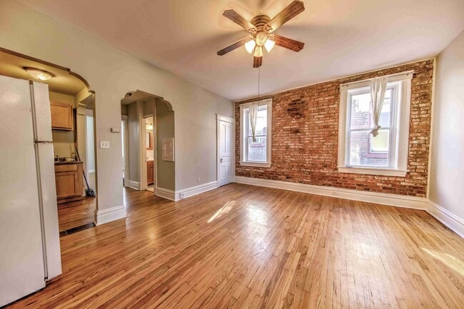 Photo - 3537 Giles Ave Unidad 3537 Giles 2F