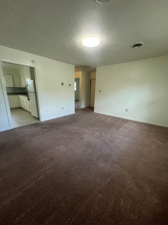 Photo - 207 Broce Dr Unidad 02