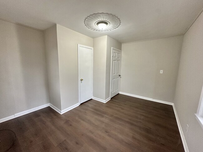 Photo - 401 Lexington St